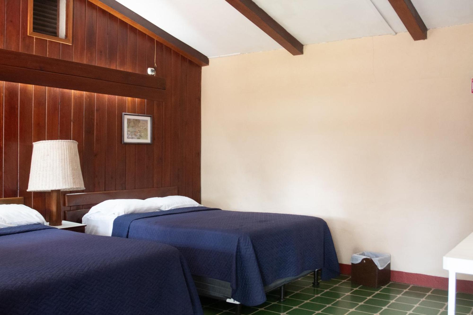 Hotel La Colonia Реталхулеу Екстериор снимка